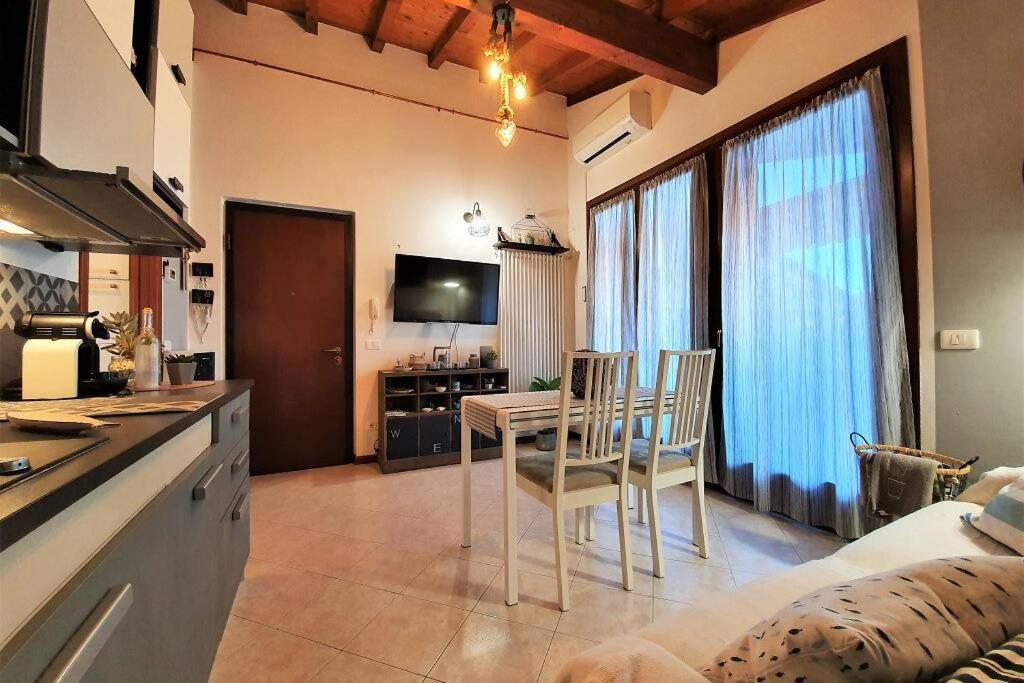 Il Torchio Rooftop Apartment With Wide Terrace Сірміоне Екстер'єр фото